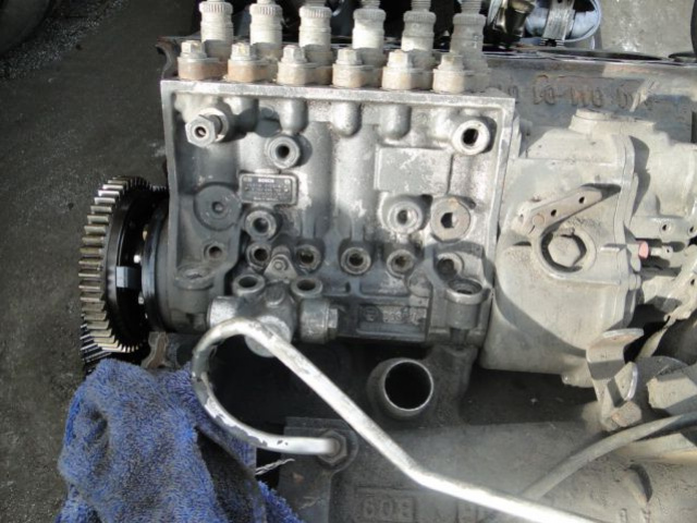 Двигатель Mercedes OM441LA V6 - насос wtryskowa