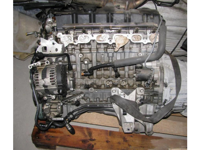 BMW E90 LCI 328i двигатель Z навесным оборудованием поврежденный