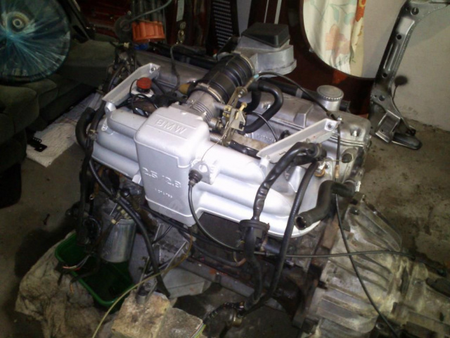 Двигатель M30 M30B28 2.8 BMW E28 E23 E30 + коробка передач A
