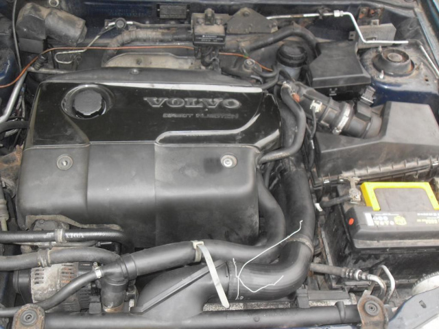 Двигатель VOLVO S40 V40 99г.. 1, 9TD