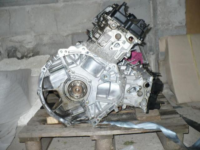 Поврежденный двигатель nissan 2005 Z50 3.5V6 VQ35
