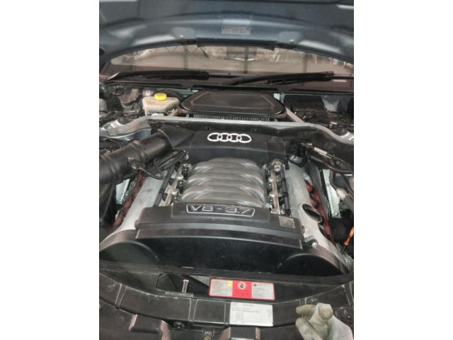Двигатель Audi A8 D3 3.7 v8 пробег 180tys