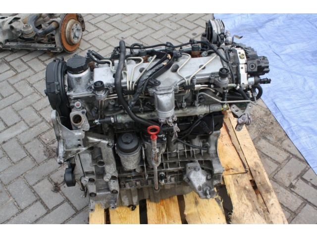 Двигатель VOLVO S60 2.4 D5 D5244 форсунки насос