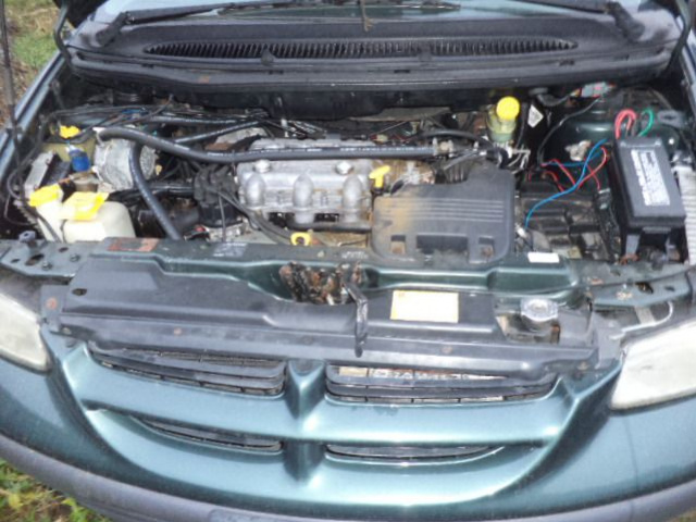 Dodge carawan 3.0 benzna karoseria dach 2000