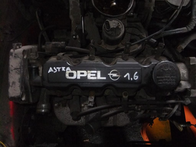 Двигатель 1, 6 8V OPEL ASTRA F