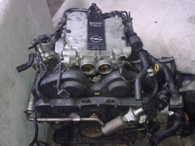 Двигатель 2, 5 V6 Z навесным оборудованием Opel Omega B