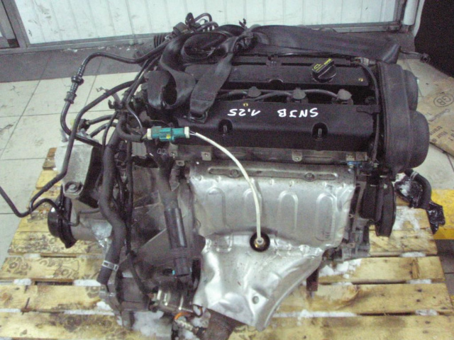 FORD FIESTA MK7 двигатель 1.25 B 12r SNJB