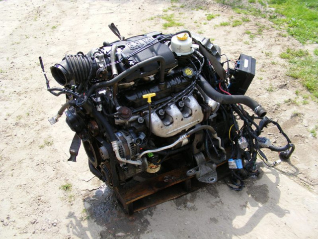 Двигатель CHRYSLER VOYAGER CARAVAN 01-07r 3.3
