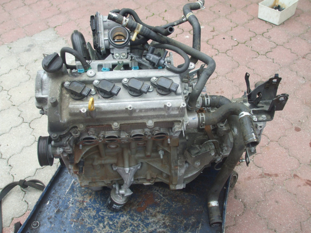 Двигатель 1.3 16V 2SZ VVTi TOYOTA YARIS II 06-