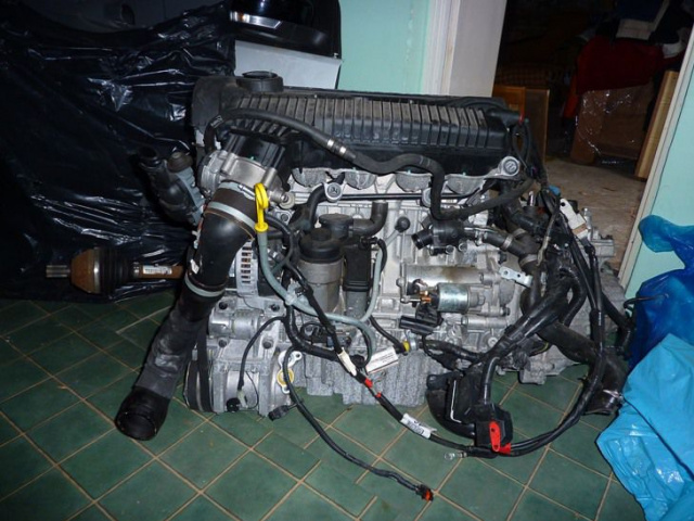 Двигатель Z навесным оборудованием + коробка передач - FORD FOCUS RS 2010