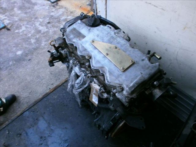 NISSAN ALMERA TINO 2.2 DTI DI 2002г.. двигатель