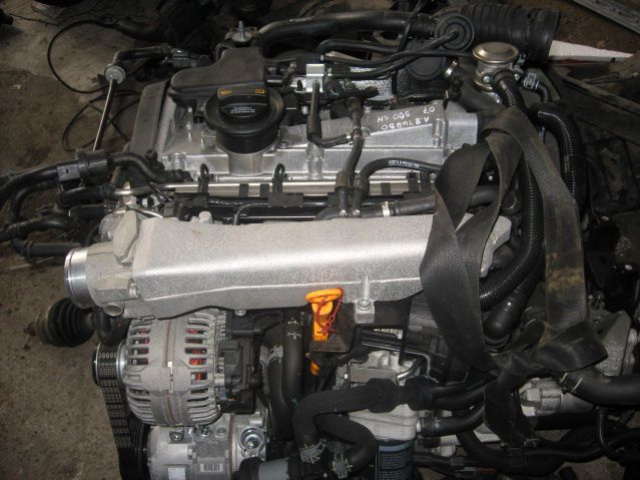 VW POLO GTI---silnik 1.8TURBO---BJX