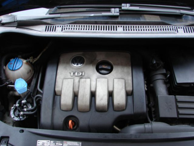 VW TOURAN 2.0 TDI двигатель BKD Z навесным оборудованием