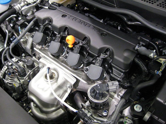 Honda Civic двигатель 1.8 - duzo запчасти для komletu