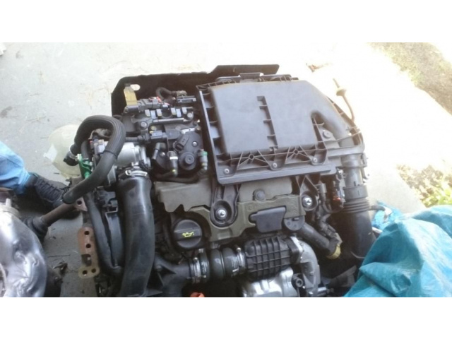 Двигатель в сборе 1.6 EHDI Peugeot 308 citroen 2014