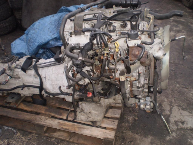 NISSAN NAVARA D40 двигатель в сборе 2.5DCI
