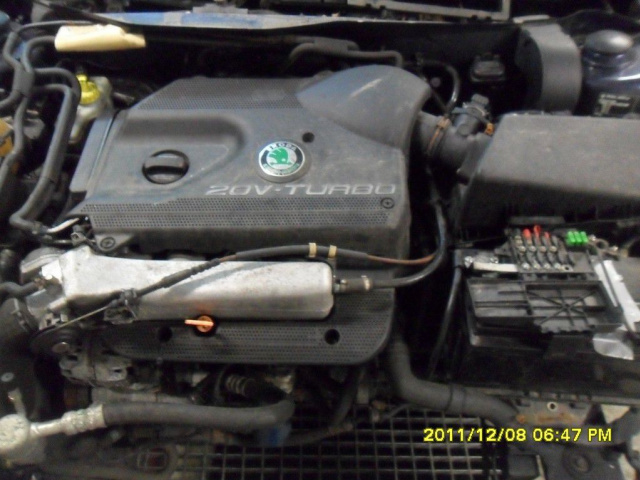 Двигатель AGU 1.8 T состояние отличное Skoda Octavia '99