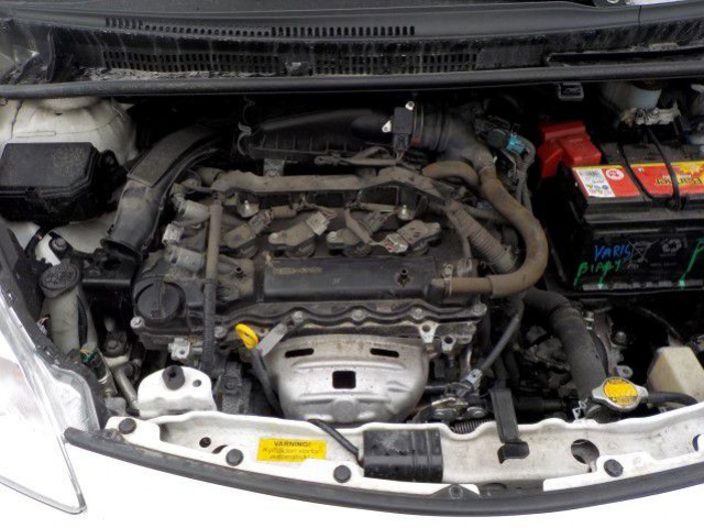 Toyota VERSO-S YARIS двигатель 1.3 в сборе R1NR-P22S