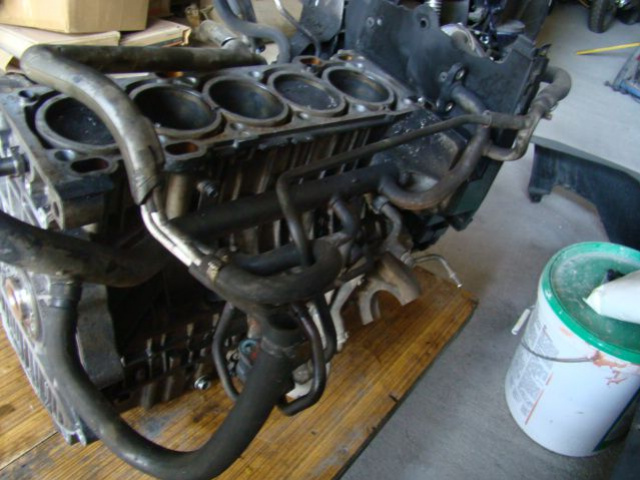 Двигатель volvo s80 korpus korbowod tloki B5244T3