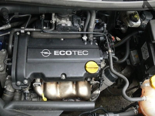Двигатель Opel Corsa D 1.0 в сборе z навесным оборудованием