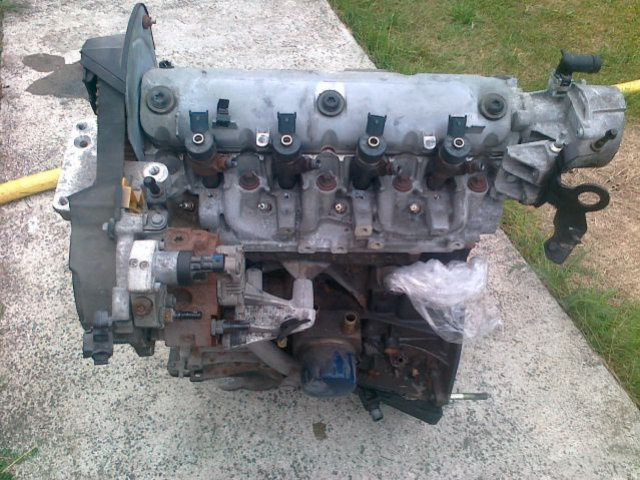 Opel Vivaro двигатель 1.9 dti F9Q 760