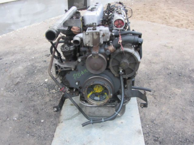 Двигатель glowica renault midlum 4116 180 DCI форсунка
