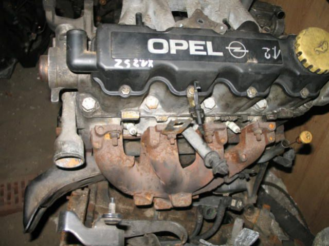 OPEL CORSA 1.2 b X12SZ 93-98 - двигатель