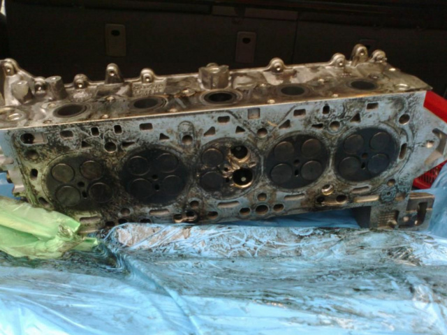 Двигатель Volvo XC60 2, 4D5 120KW повреждена glowica