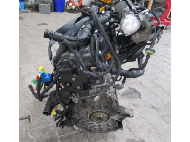 - двигатель в сборе CITROEN C3 1.4i 30 тыс. 10FS8 12r