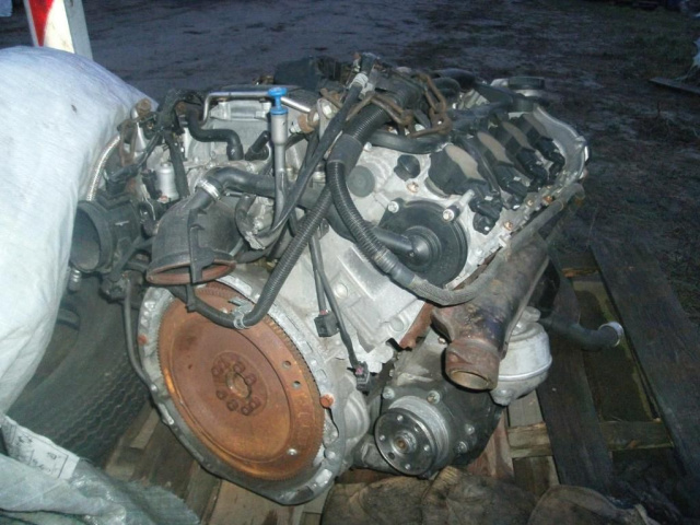 Двигатель w221 s 500 550 OM 273 поврежденный mercedes