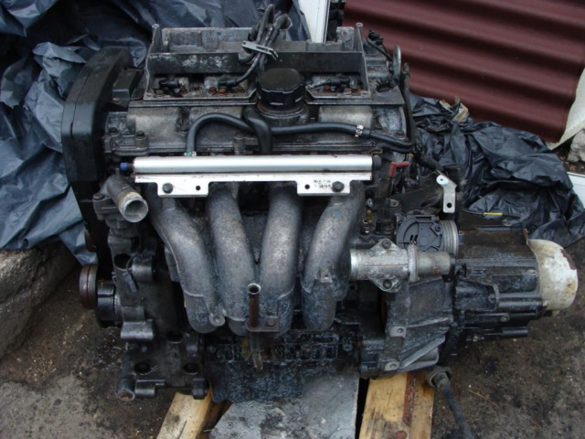 Двигатель i коробка передач VOLVO V40 1.8 16V 1999 110 тыс.