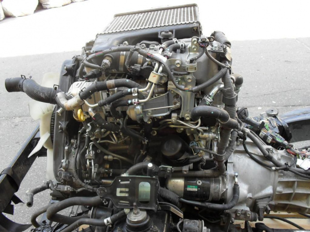TOYOTA HILUX 2013г.. двигатель в сборе 3L D4D