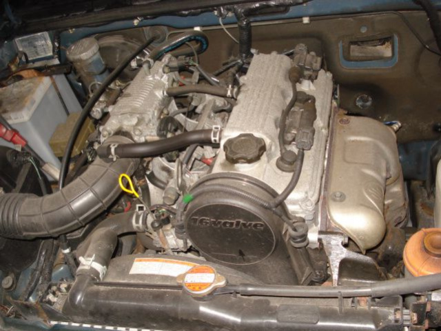 SUZUKI JIMNY 2004 год двигатель 1.3 бензин