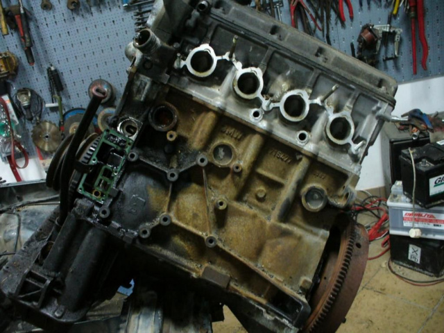 BMW E30 E36 двигатель 1.8 M40 M40B18 GLOWICA 96