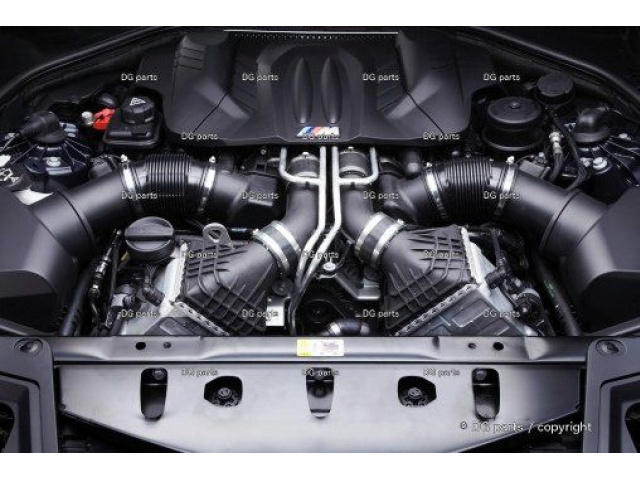 BMW E70 X5 M 4.4 V8 S63B44A двигатель