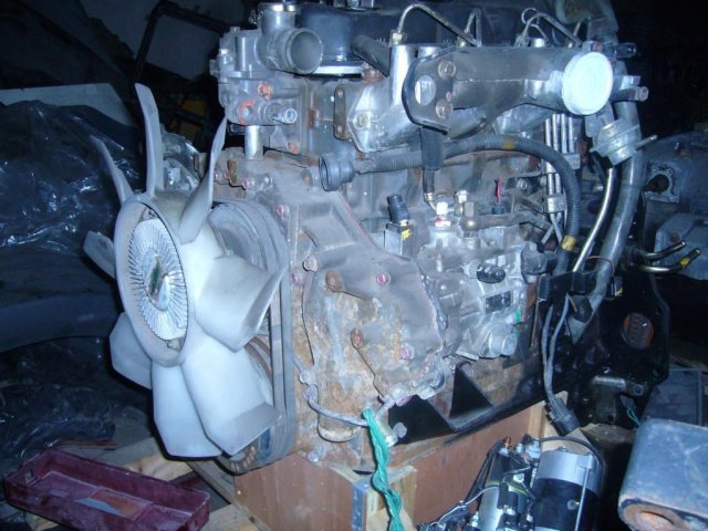 MITSUBISHI CANTER FUSO двигатель в сборе