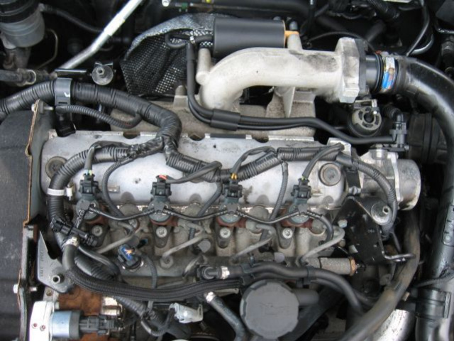 VOLVO V40 S40 RENAULT двигатель 1.9 DCI