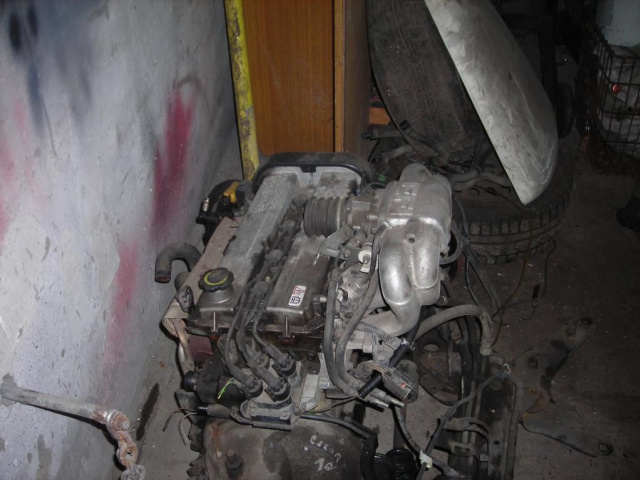 Ford Escort 1996г. двигатель 1.6 бензин 16V + коробка передач