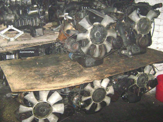 Двигатель HYUNDAI 2.4 8V L4CS STAREX H1 H-1 GRACE