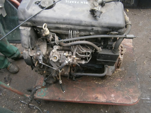 Двигатель 2.5 D Renault Trafic Iveco 95г. PC83