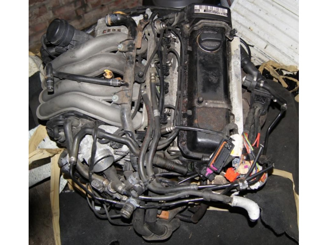 Двигатель z навесным оборудованием VW Passat 2.0 бензин AZM