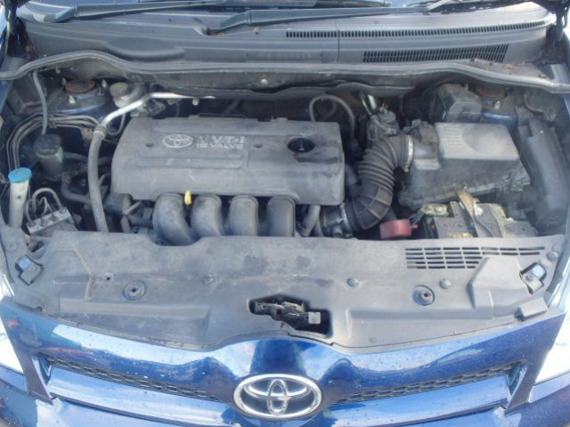 Toyota Corolla Verso 04-08 двигатель 1, 8vvti