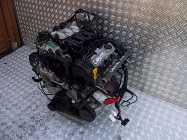 KIA CARNIVAL II 2.5 V6 двигатель небольшой пробег 90tys.