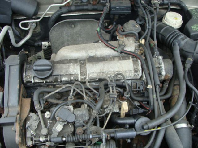 MITSUBISHI CARISMA 1.9 TD 2001 R двигатель
