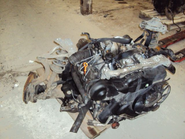 Двигатель Audi A6 A4 Passat 2.5 tdi V6 AKN 01г.