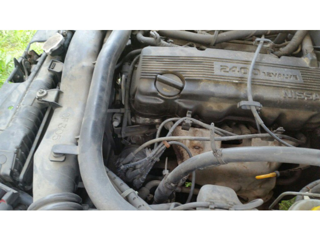 Nissan Terrano II двигатель 2.4 12v