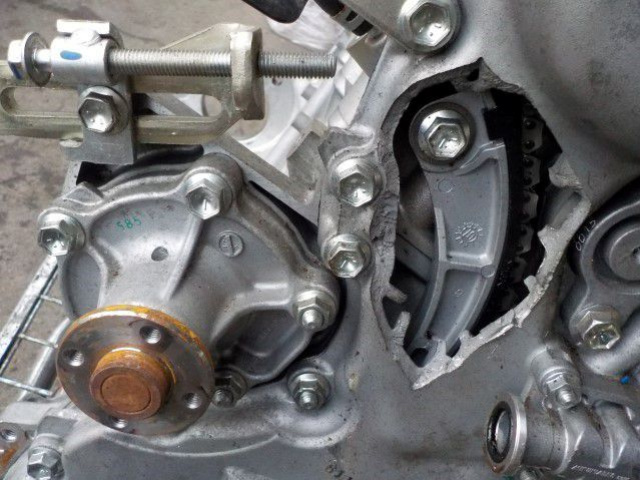 Suzuki SX4 SEDICI двигатель голый без навесного оборудования 1.6 16V M16A