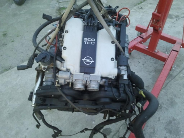 Двигатель OPEL OMEGA B C 2.5 V6 X25XE ALUM. POKRYWY