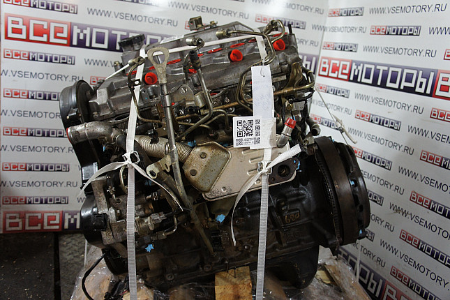 Двигатель вид с боку MITSUBISHI 4d56