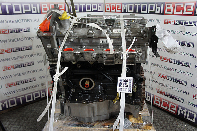 Двигатель вид с боку RENAULT K4MD-812